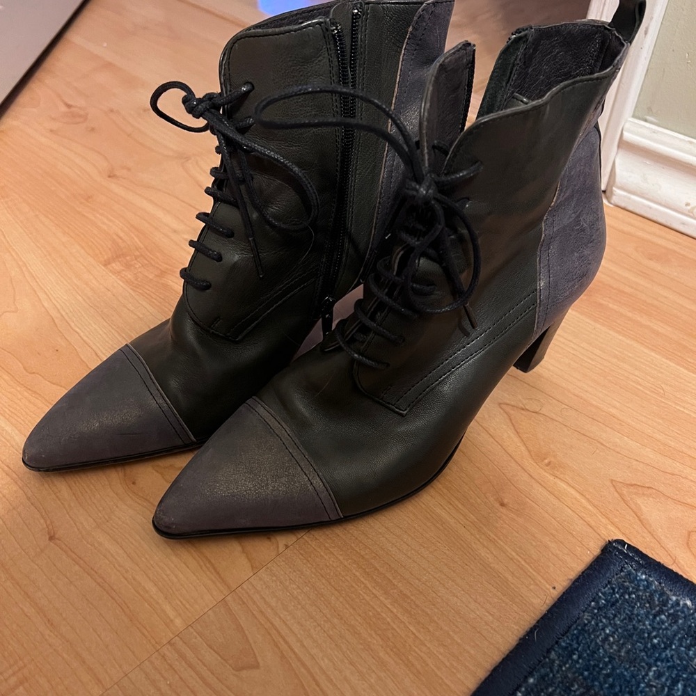 FIDGI Portugal Women's Lace-Up Boots